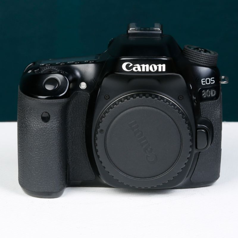 دوربین دست دوم Canon EOS 80D Body (86000 شات)