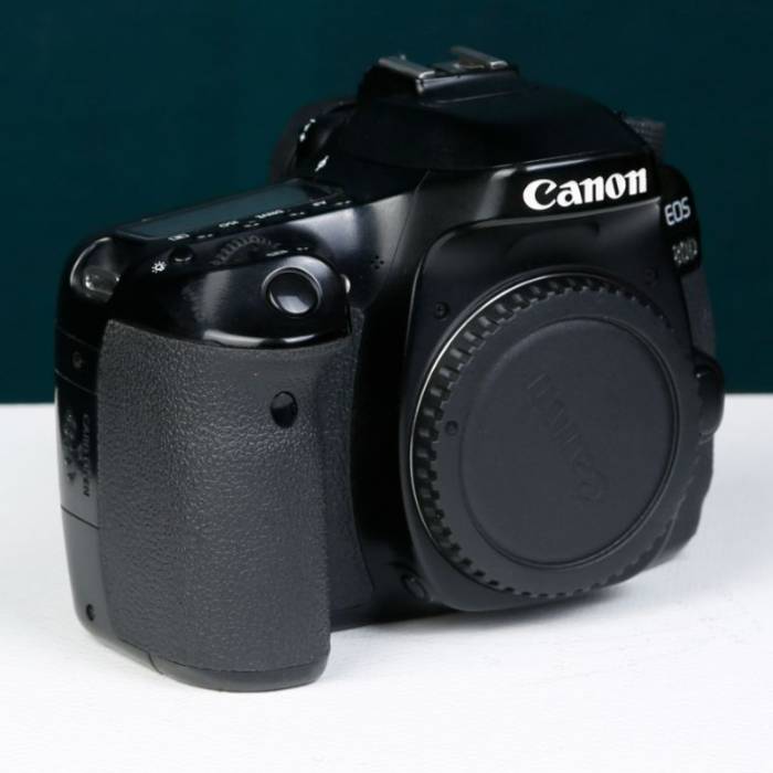 دوربین دست دوم Canon EOS 80D Body (86000 شات)