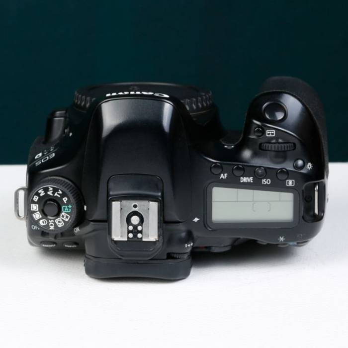 دوربین دست دوم Canon EOS 80D Body (86000 شات)