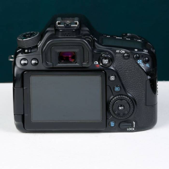دوربین دست دوم کانن Canon EOS 80D Body (87000 شات)