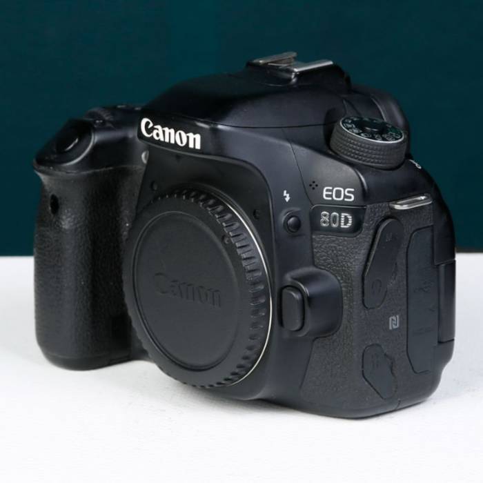 دوربین دست دوم کانن Canon EOS 80D Body (87000 شات)