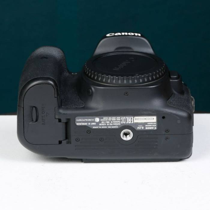 دوربین دست دوم کانن Canon EOS 80D Body (88000 شات)