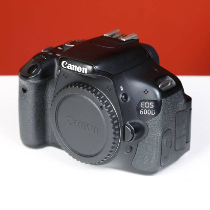 دوربین دست دوم Canon EOS 600D Body (15000 شات)