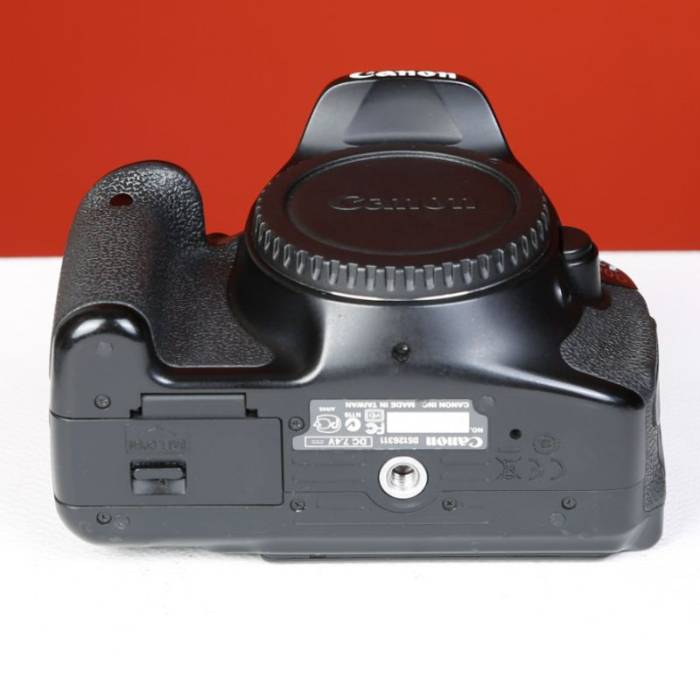 دوربین دست دوم Canon EOS 600D Body (15000 شات)
