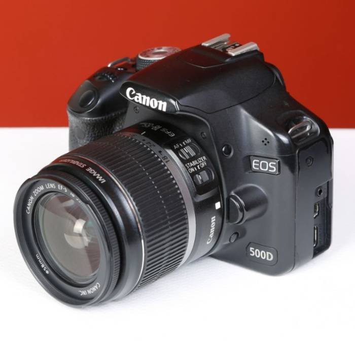 دوربین دست دوم canon eos 500D kit lens 18-55 IS II (48000 شات)