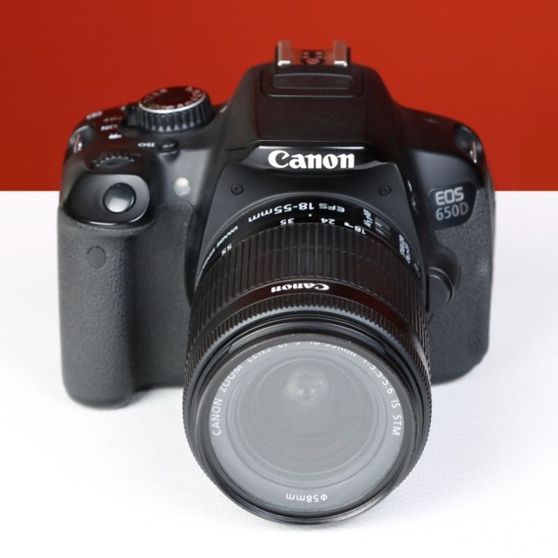 دوربین دست دوم کانن canon eos 650D kit lens 18-55 stm (86000 شات)