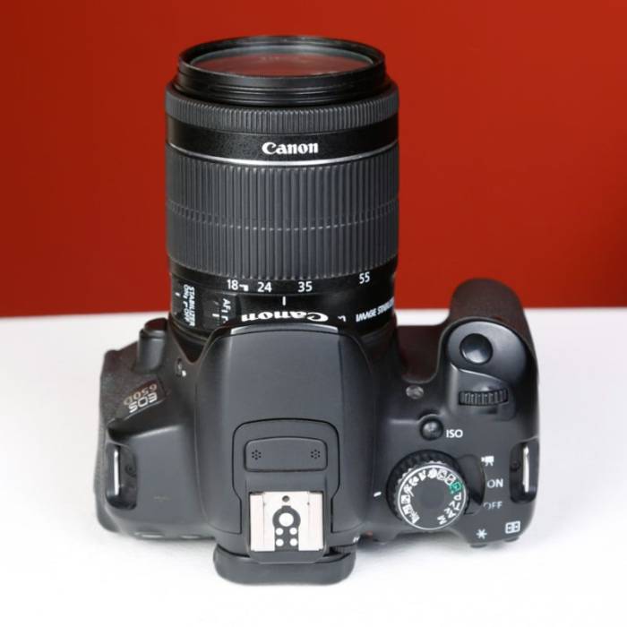 دوربین دست دوم کانن canon eos 650D kit lens 18-55 stm (86000 شات)