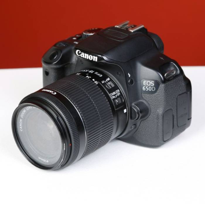 دوربین دست دوم کانن canon eos 650D kit lens 18-55 stm (86000 شات)