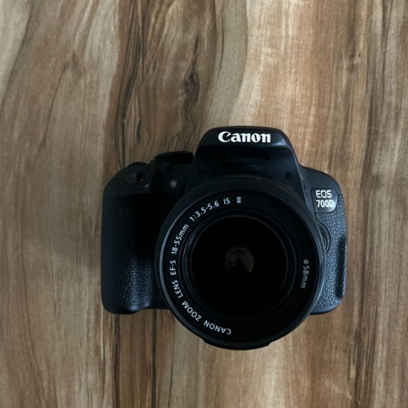 دوربین دست دوم Canon EOS 700D Kit 18-55mm f/3.5-5.6 IS ii (3000 شات)