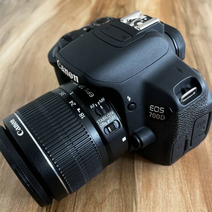 دوربین دست دوم Canon EOS 700D Kit 18-55mm f/3.5-5.6 IS ii (3000 شات)