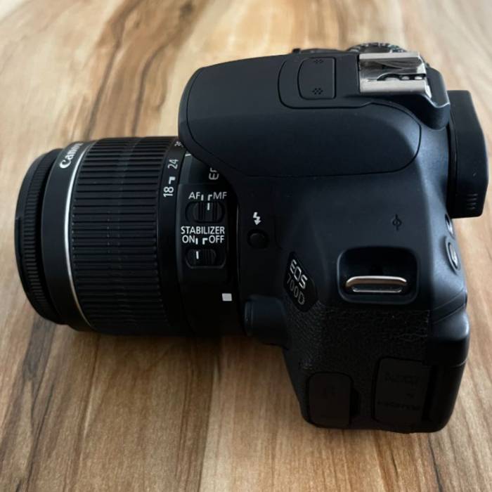 دوربین دست دوم Canon EOS 700D Kit 18-55mm f/3.5-5.6 IS ii (3000 شات)
