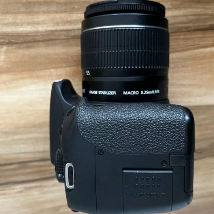 دوربین دست دوم Canon EOS 700D Kit 18-55mm f/3.5-5.6 IS ii (3000 شات)