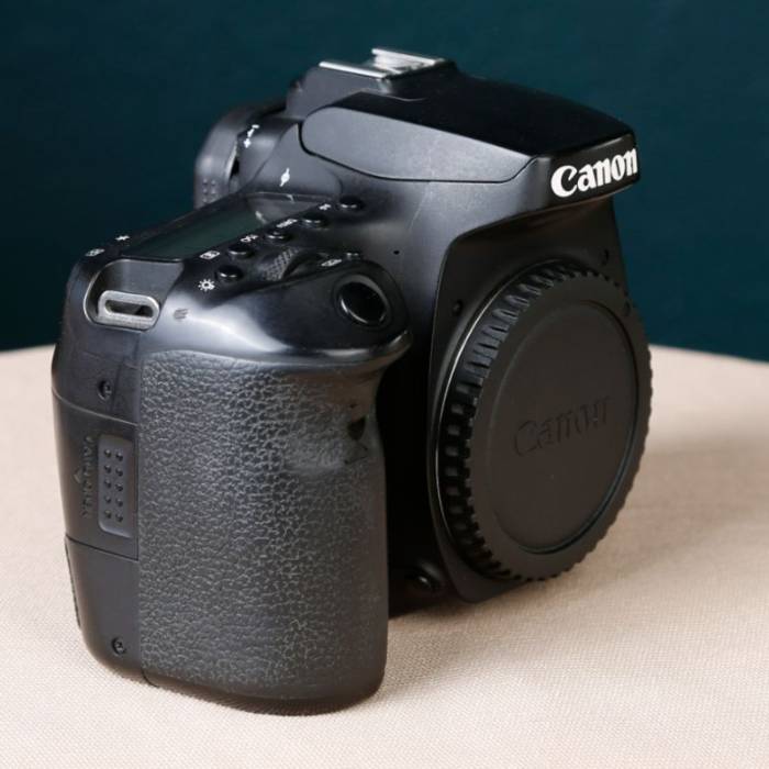 دوربین دست دوم Canon EOS 90D DSLR Camera (19000 شات)