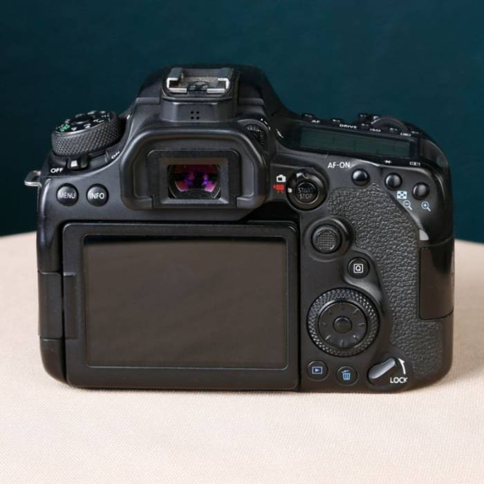 دوربین دست دوم Canon EOS 90D DSLR Camera (19000 شات)