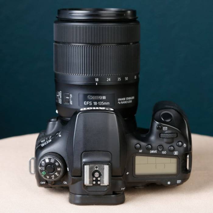 دوربین دست دوم Canon EOS 90D DSLR Camera kit 18-135mm Lens (19000 شات)
