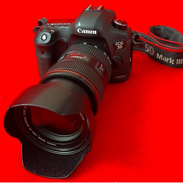دوربین دست دوم کانن Canon 5D Mark III kit 24-70mm f2.8 Type II