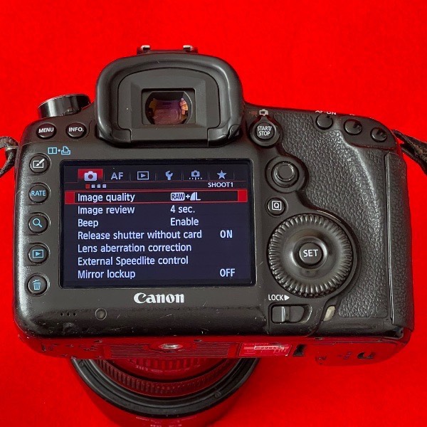 دوربین دست دوم کانن Canon 5D Mark III kit 24-70mm f2.8 Type II