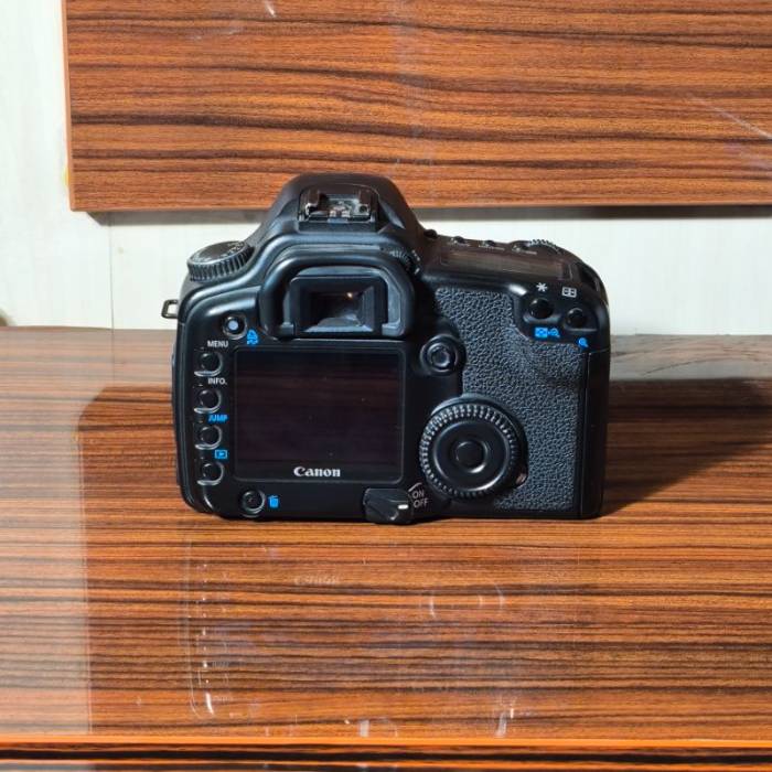 دوربین دست دوم CANON EOS 30D BODY (50000 شات)