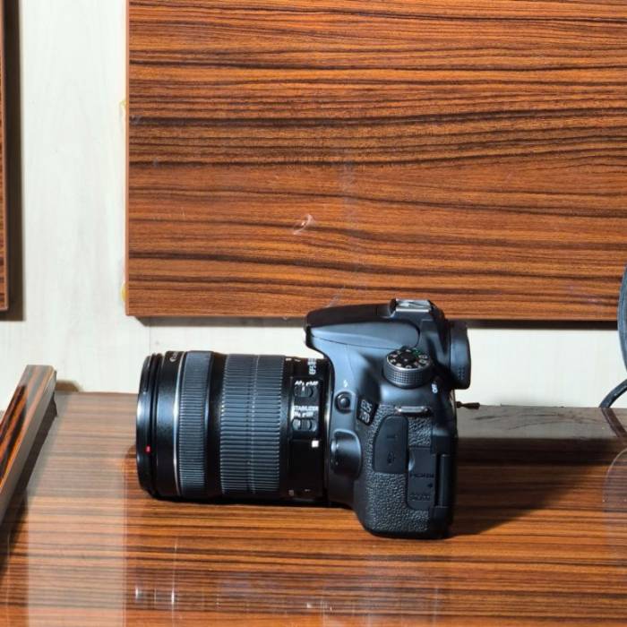 دوربین دست دوم کانن Canon EOS 70D Kit 18-135mm f/3.5-5.6 IS STM (8000 شات)