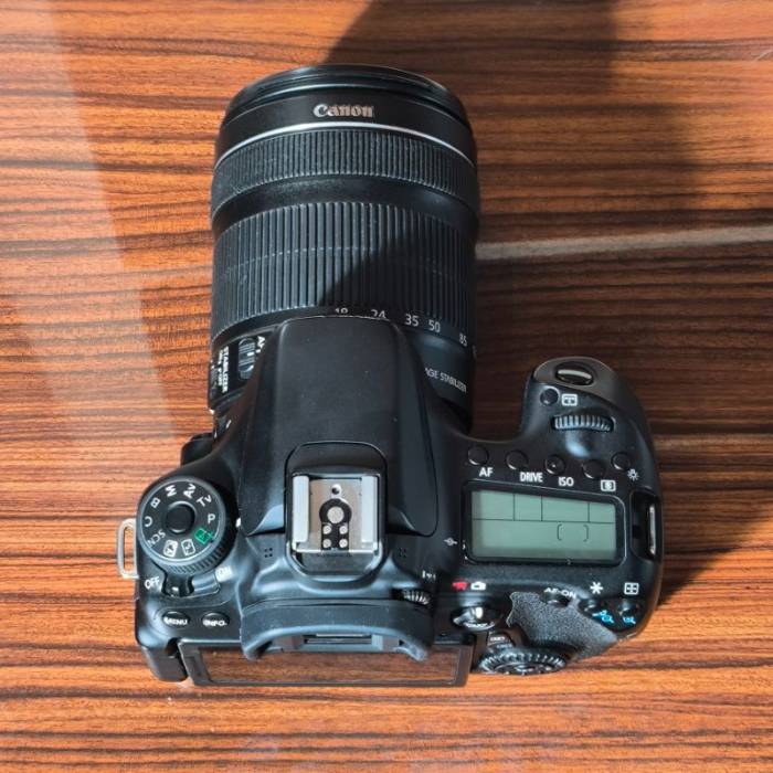 دوربین دست دوم کانن Canon EOS 70D Kit 18-135mm f/3.5-5.6 IS STM (8000 شات)