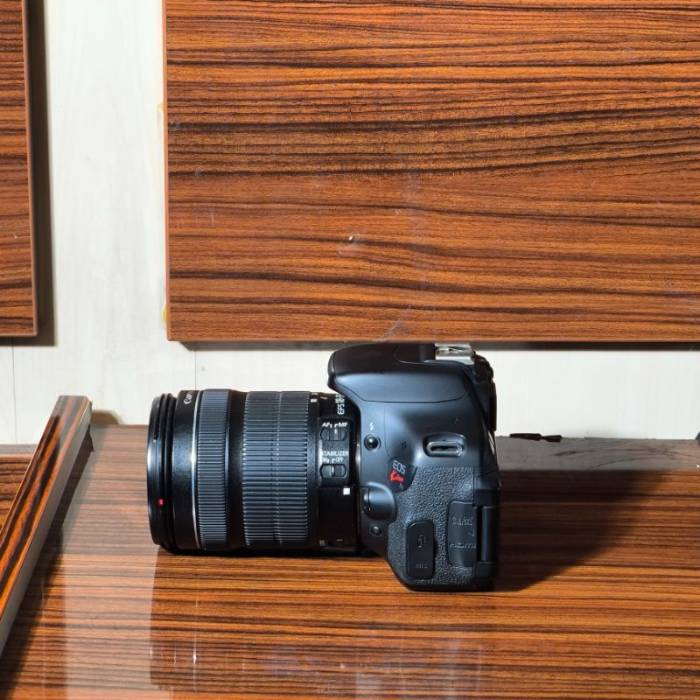 دوربین دست دوم کانن CANON EOS KISS X5 KIT 18-135mm (9000 شات)
