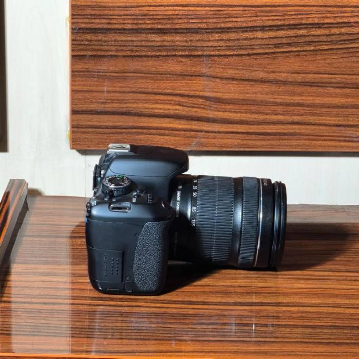 دوربین دست دوم کانن CANON EOS KISS X5 KIT 18-135mm (9000 شات)