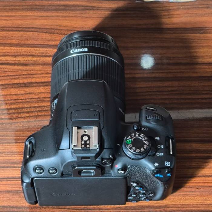 دوربین دست دوم CANON 700D KIT 18-55mm (13000 شات)