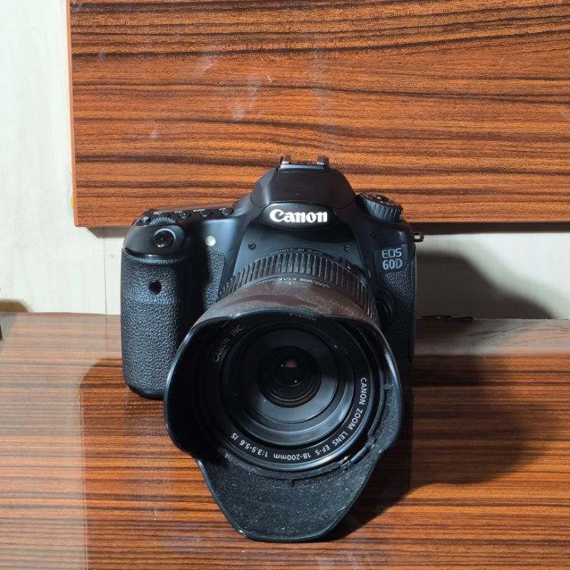 دوربین دست دوم کانن CANON 60D KIT 18-200mm (16000 شات)