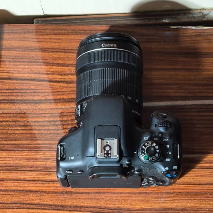دوربین عکاسی دست دوم کانن Canon EOS 750D Kit 18-135mm F3.5-5.6 IS STM (8800 شات)