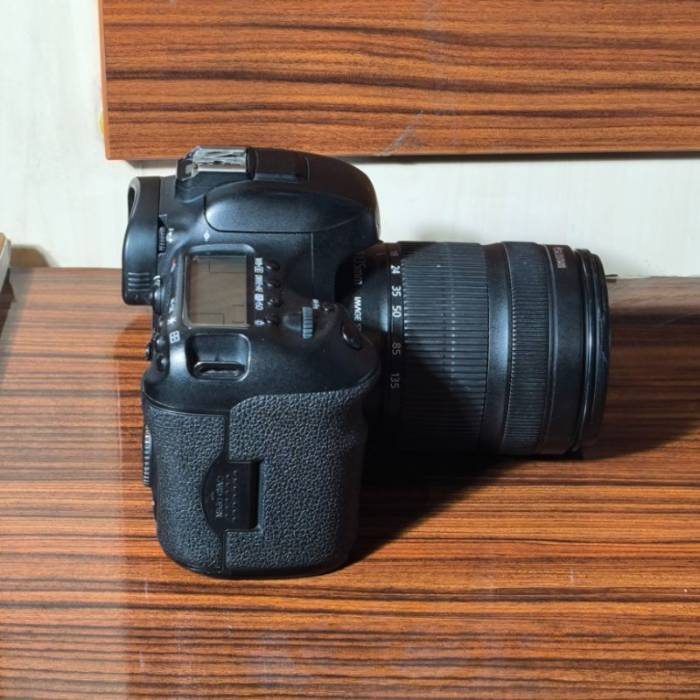 دوربین دست دوم کانن CANON 7D KIT 18-135 (16000 شات)