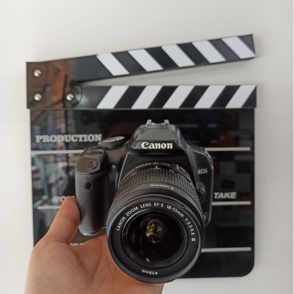 دوربین دست دوم کانن canon 450d lens 18-55iii (20000 شات)