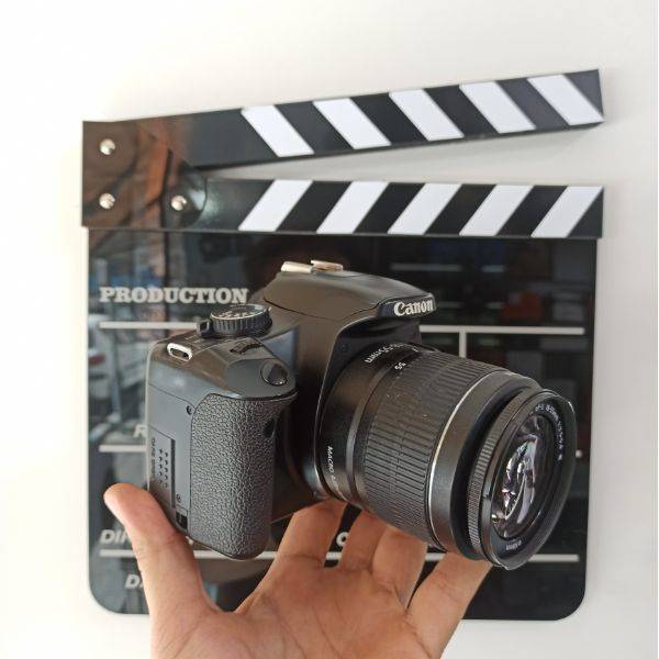 دوربین دست دوم کانن canon 450d lens 18-55iii (20000 شات)