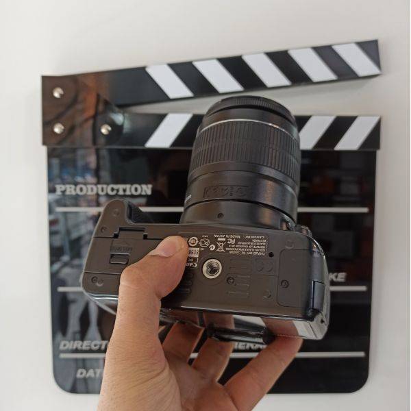 دوربین دست دوم کانن canon 450d lens 18-55iii (20000 شات)