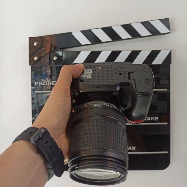 دوربین دست دوم نیکون Nikon D7200 Kit 18-140mm f/3.5-5.6 G VR (20000 شات)