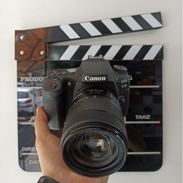 دوربین دست دوم کانن Canon EOS 90D DSLR Camera kit 18-135mm Lens (4000 شات)