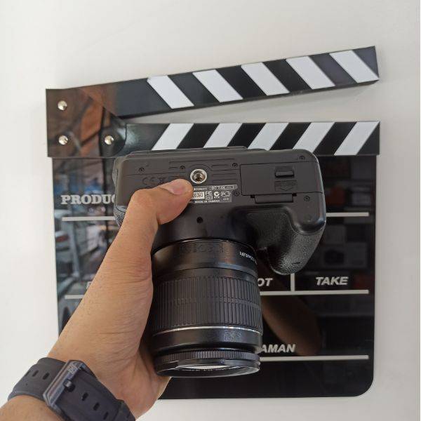 دوربین دست دوم کانن canon 600D kit 18-55 is ii (6000 شات)