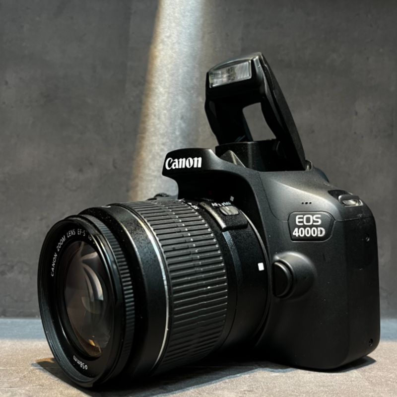 دوربین دست دوم نیکون Canon EOS 4000D Kit EF-S 18-55mm III (1000 شات)