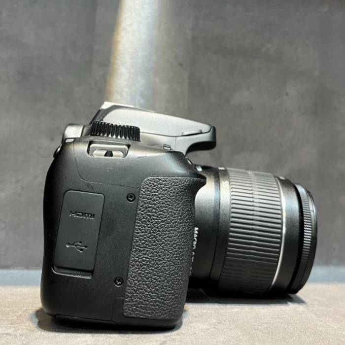 دوربین دست دوم نیکون Canon EOS 4000D Kit EF-S 18-55mm III (1000 شات)