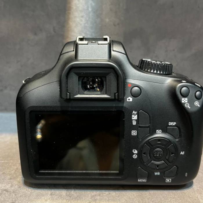 دوربین دست دوم نیکون Canon EOS 4000D Kit EF-S 18-55mm III (1000 شات)
