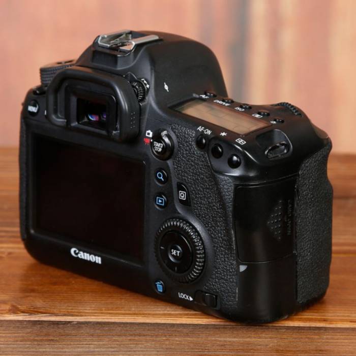 دوربین عکاسی دست دوم کانن Canon EOS 6D Body (116000 شات)