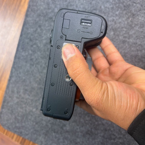 دوربین دست دوم سونی Sony a7 III Mirrorless Camera Body (21/000 شات)