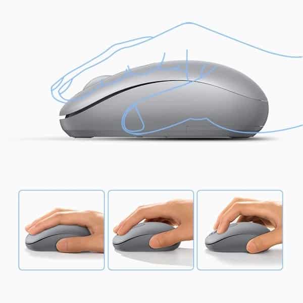 عکس از نحوه دست گرفتن ماوس  UGREEN MU105 2.4GHz Wireless Mouse