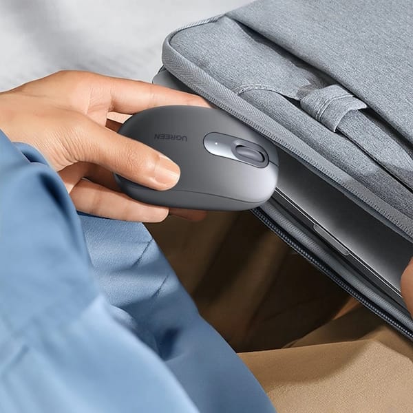 عکس از ماوس مشکی  UGREEN MU105 2.4GHz Wireless Mouse