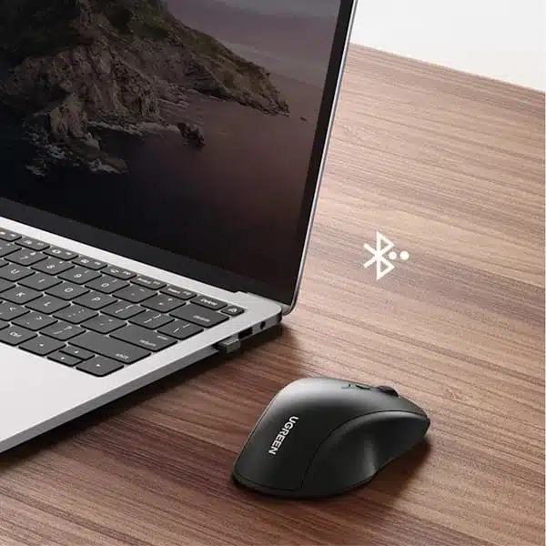 عکس از ماوس مشکی UGREEN 2.4GHz MU101 Dual Mode Wireless Mouse