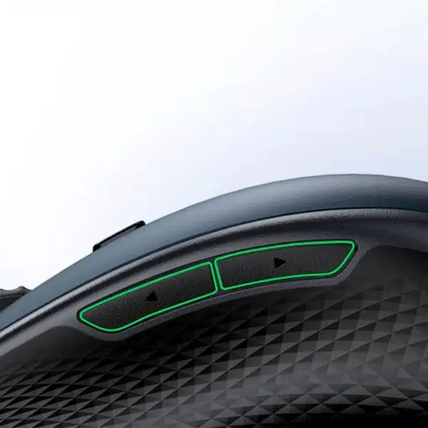 عکس از نمای نزدیک ماوس آبی UGREEN 2.4GHz MU101 Dual Mode Wireless Mouse