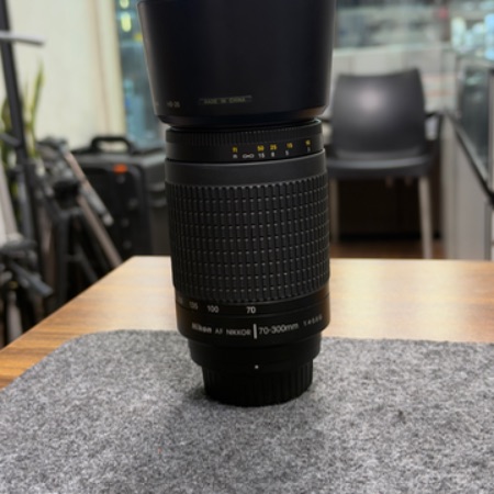 لنز دست دوم نیکون Nikon AF Zoom-NIKKOR 70-300mm f/4-5.6G (جعبه ندارد)