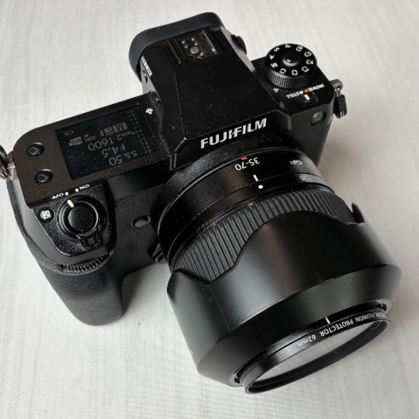 دوربین دست دوم فوجی فیلم FUJIFILM GFX50S II GF35-70mm Kit (5000 شات)