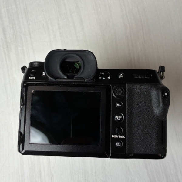 دوربین دست دوم فوجی فیلم FUJIFILM GFX50S II GF35-70mm Kit (5000 شات)