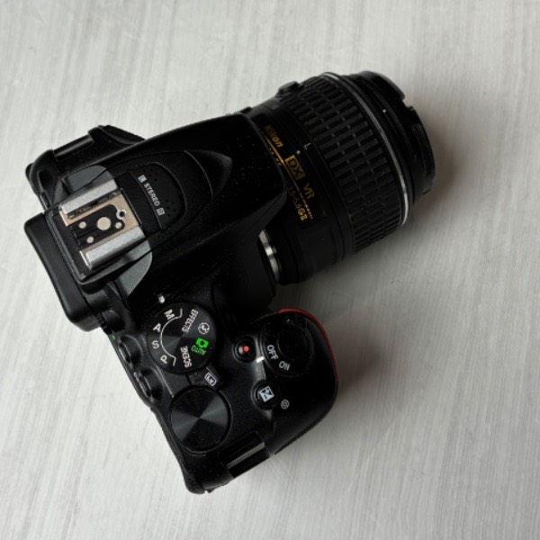 دوربین دست دوم نیکون Nikon D5600 Kit 18-55mm f/3.5-5.6G VR (26000 شات)