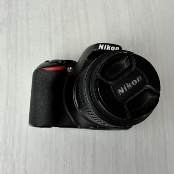 دوربین دست دوم نیکون Nikon D5600 Kit 18-55mm f/3.5-5.6G VR (26000 شات)